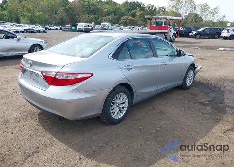 2016 Toyota Camry Le z USA, uszkodzony, nr VIN 4T4BF1FK3GR559701